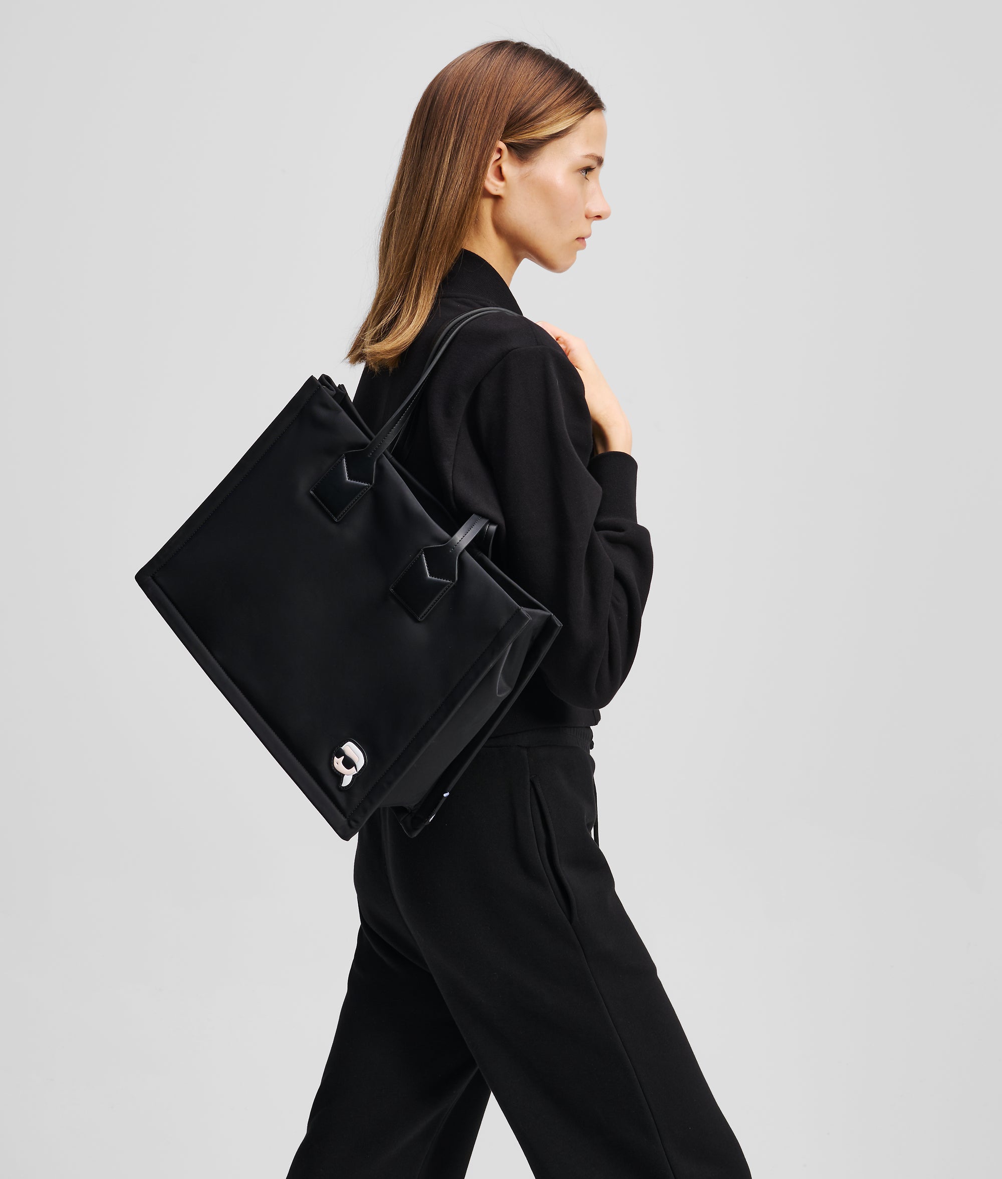 IKON NYLON MEDIUM SQUARE TOTE BAG - Image 2