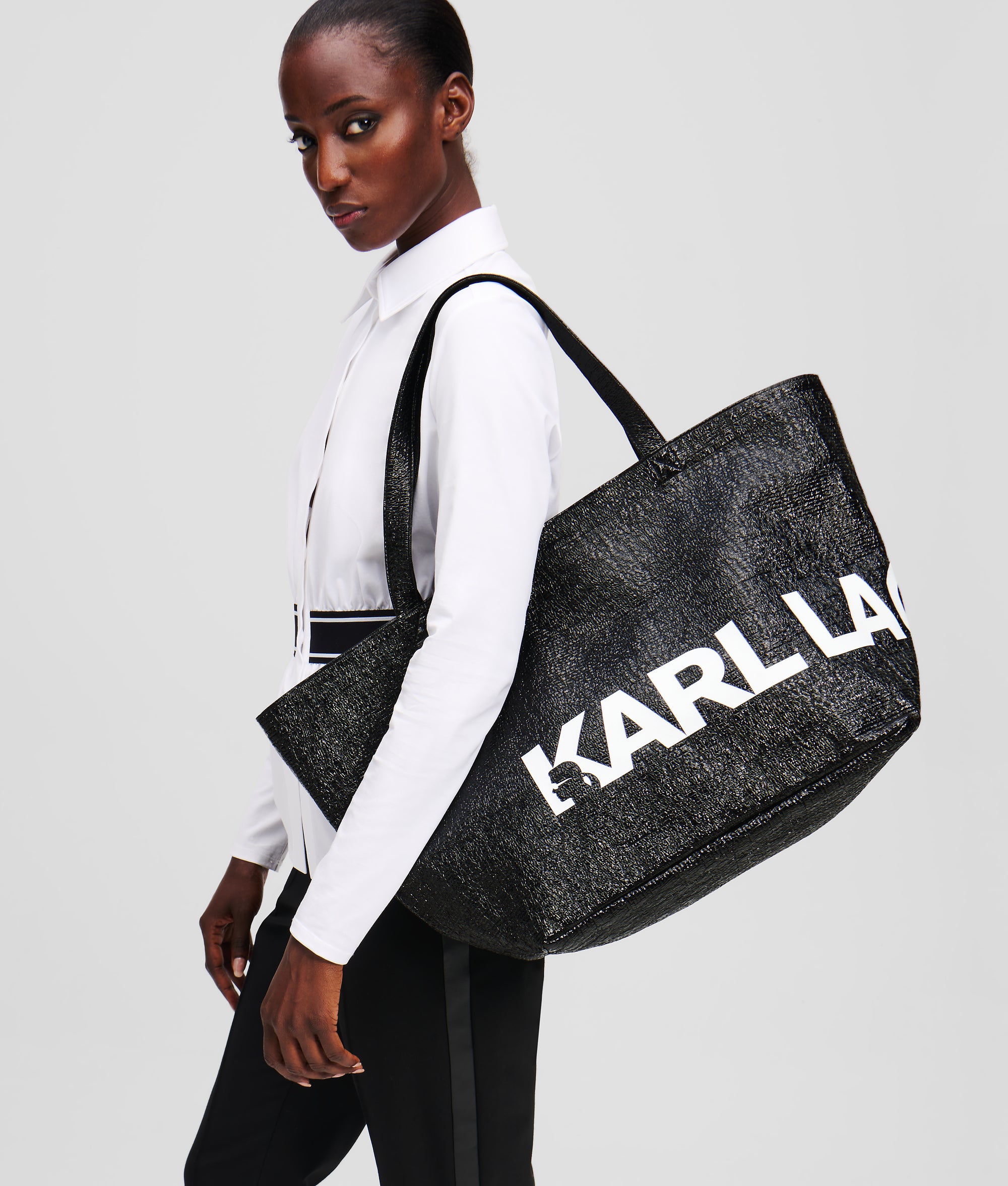 K/ESSENTIAL COATED OVERSIZED LOGO SHOPPER - Image 2