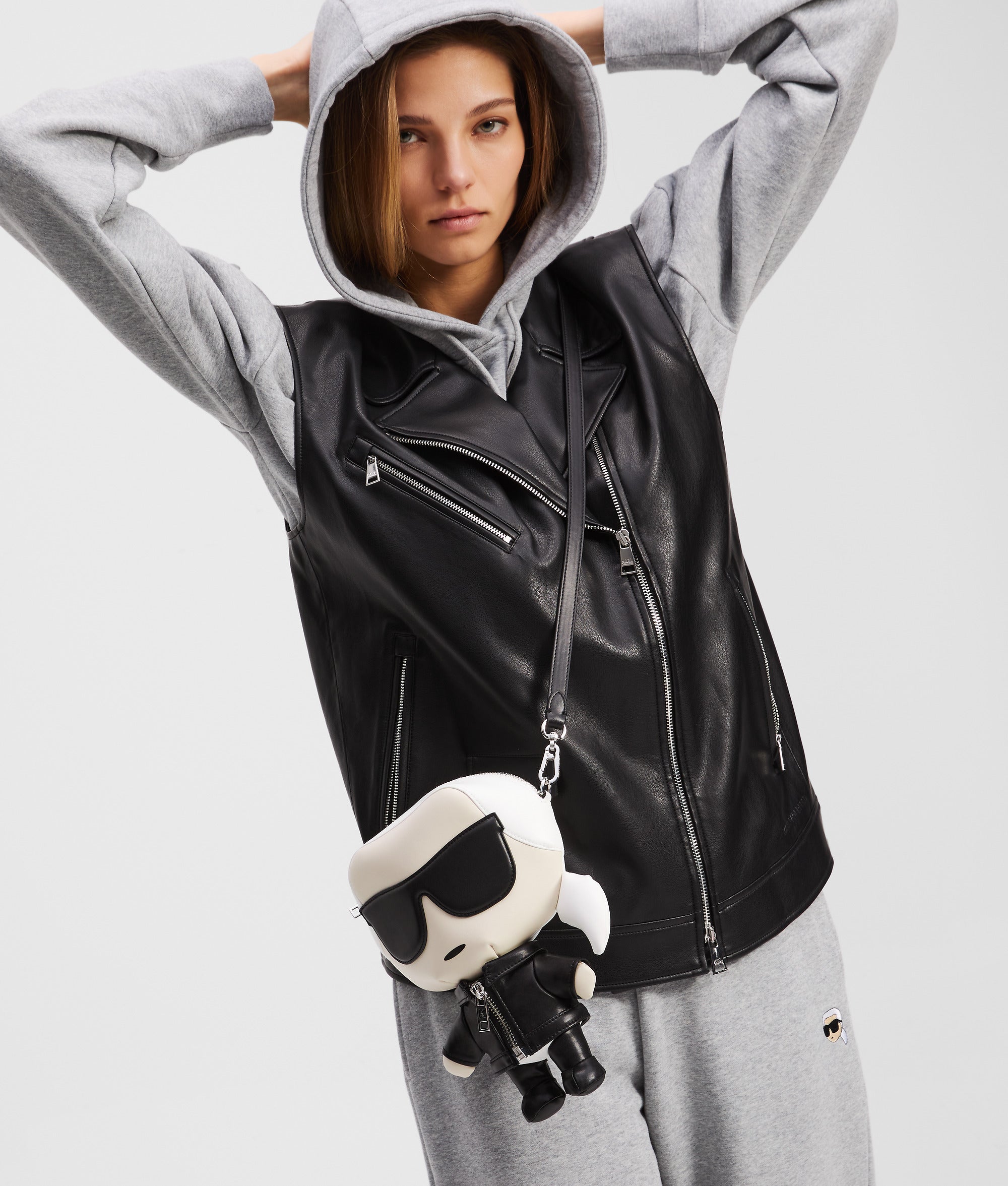 IKON KARL CROSSBODY BAG - Image 2