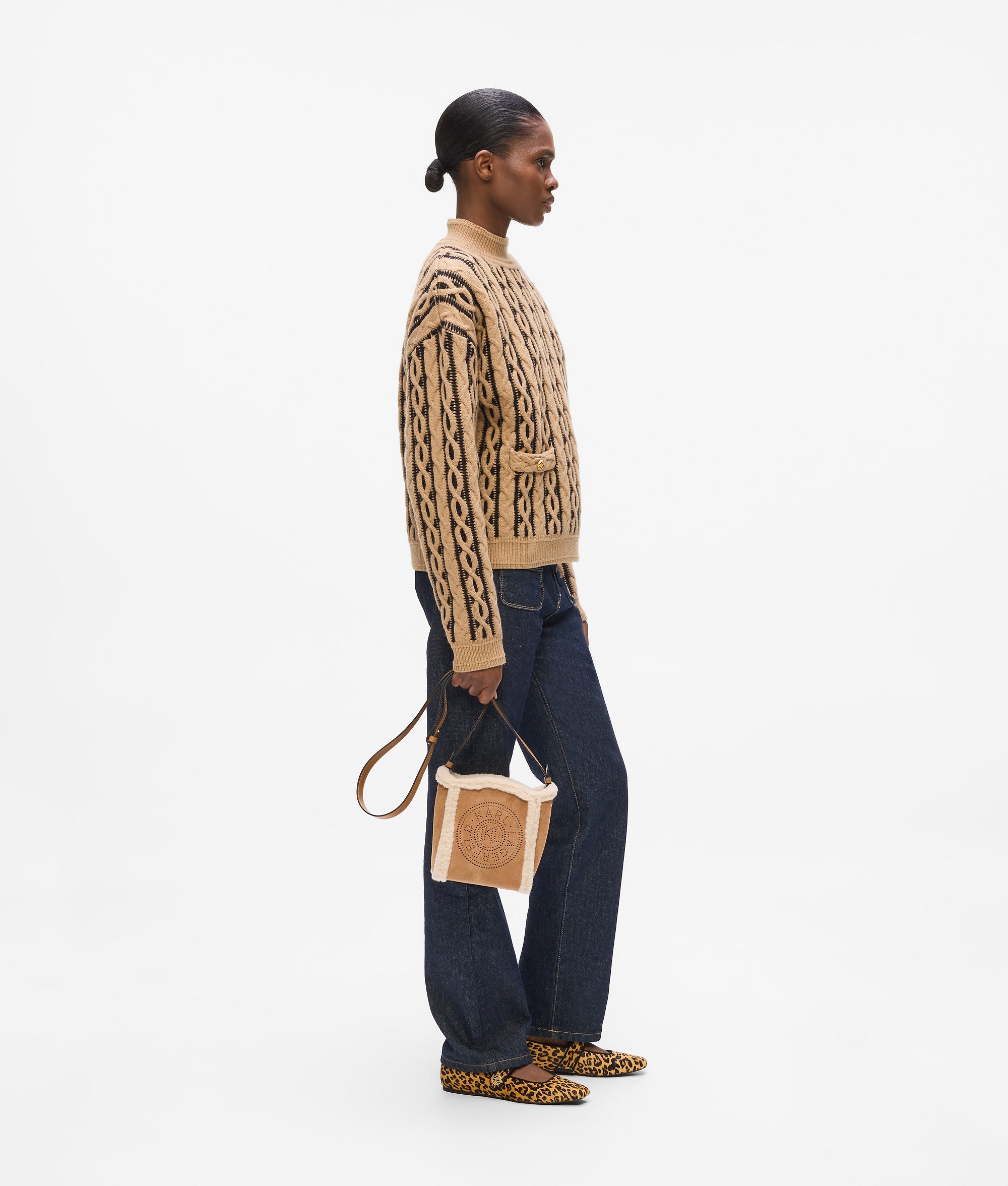 K/Circle small shearling bucket bag - Image 2