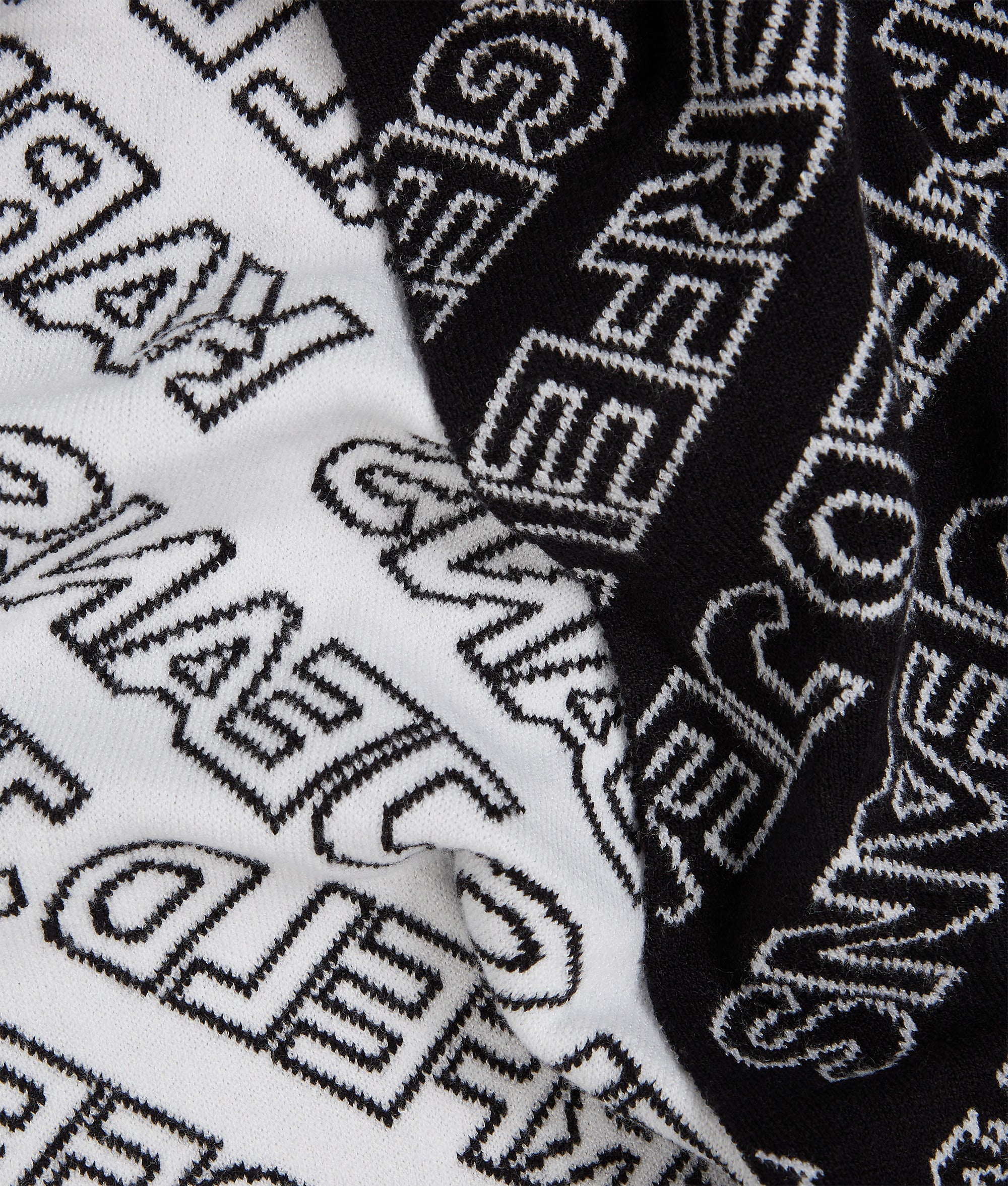 Logo scarf and beanie gift set - Image 3