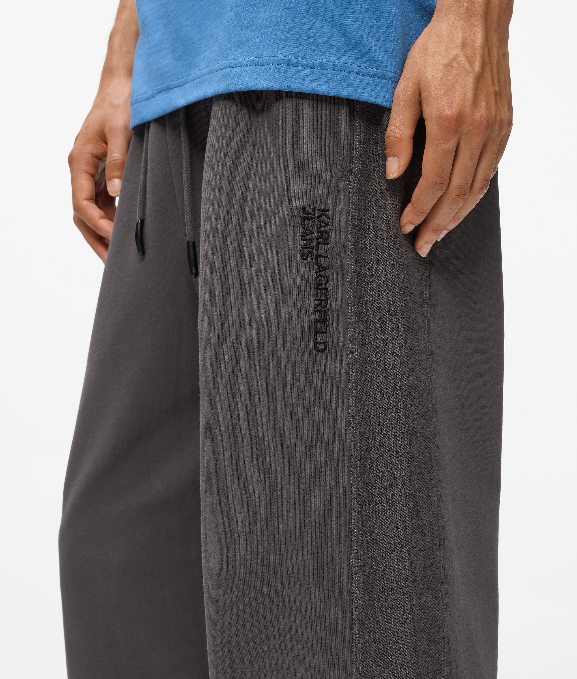 Inside-out sweatpants - Image 2